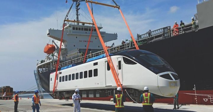 Modulift Spreader Beams Lifting New Intercity Express Train